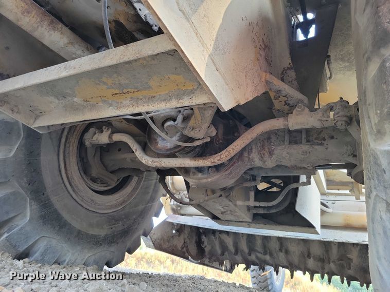 image for item EA2548 1992 Caterpillar RR-250 soil stabilizer