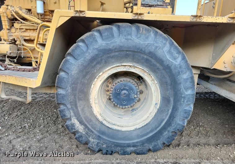 image for item EA2548 1992 Caterpillar RR-250 soil stabilizer