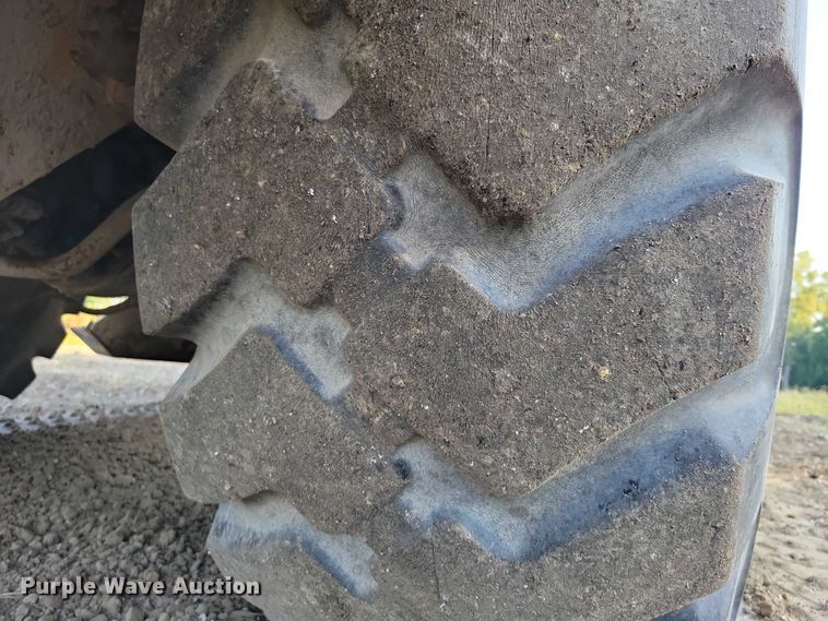 image for item EA2548 1992 Caterpillar RR-250 soil stabilizer