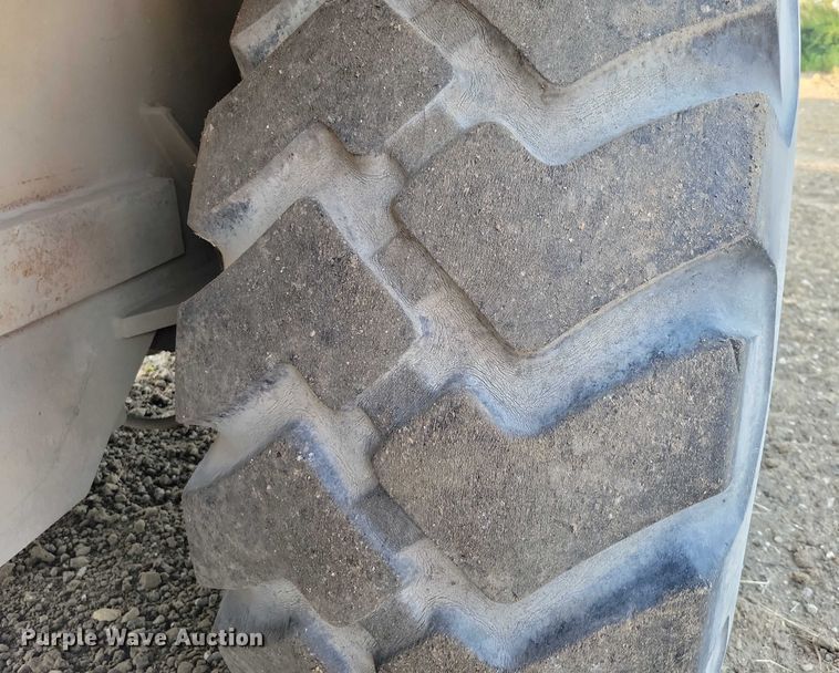 image for item EA2548 1992 Caterpillar RR-250 soil stabilizer