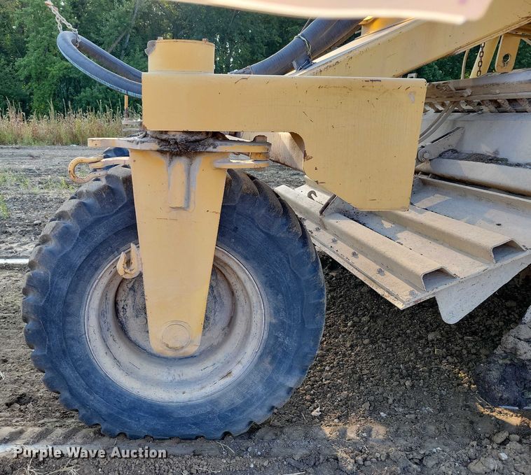 image for item EA2548 1992 Caterpillar RR-250 soil stabilizer