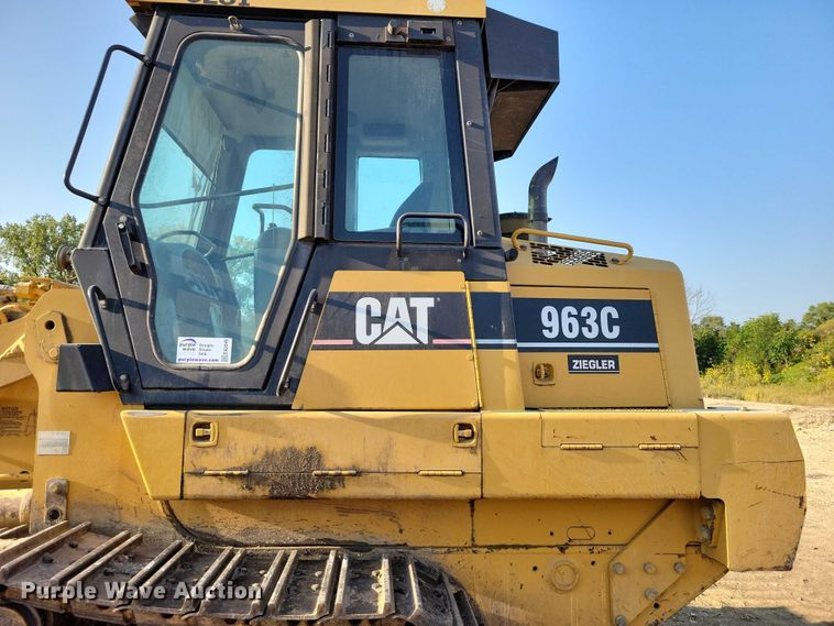image for item EA2549 2005 Caterpillar 963C track loader