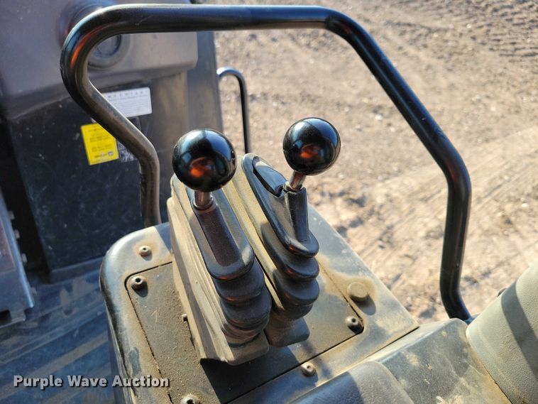 image for item EA2549 2005 Caterpillar 963C track loader