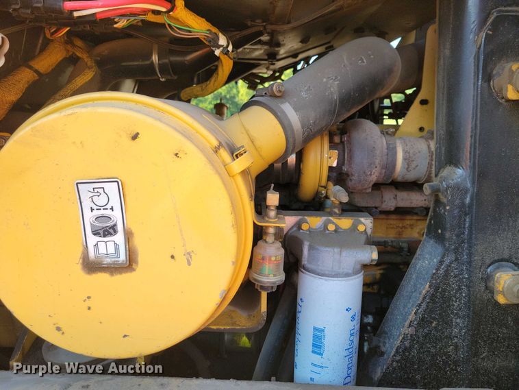 image for item EA2549 2005 Caterpillar 963C track loader