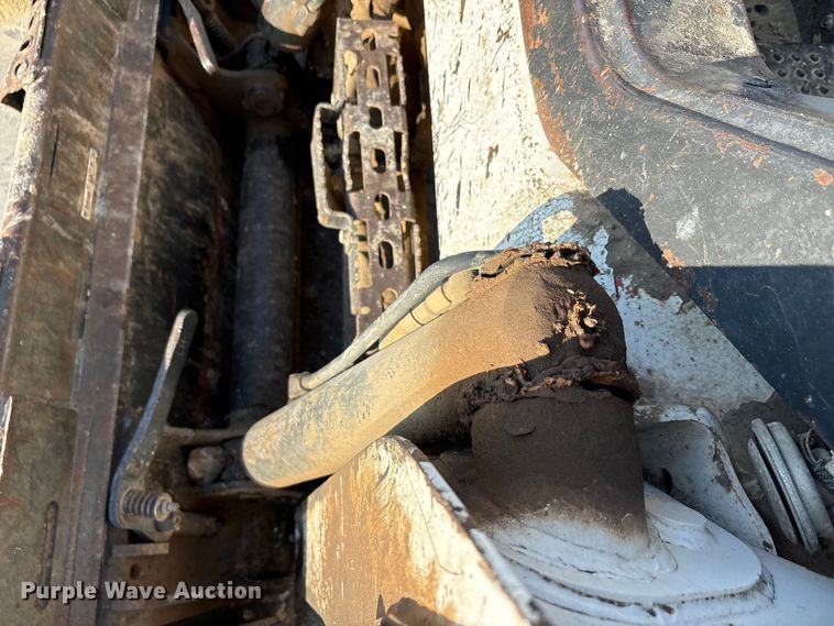 image for item EA7471 2012 Bobcat S630 skid steer loader