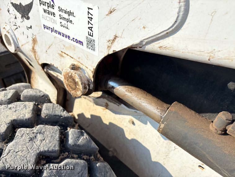 image for item EA7471 2012 Bobcat S630 skid steer loader