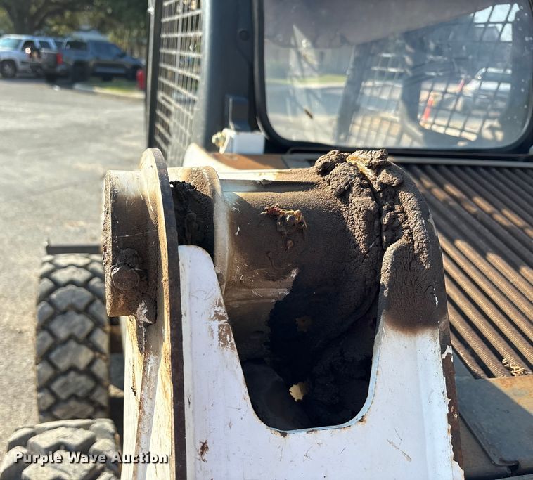 image for item EA7471 2012 Bobcat S630 skid steer loader
