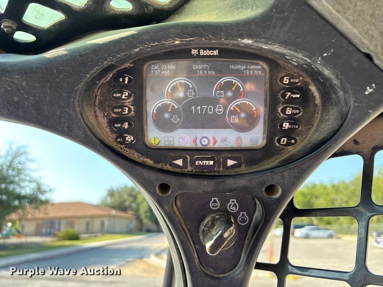 image for item EA7471 2012 Bobcat S630 skid steer loader