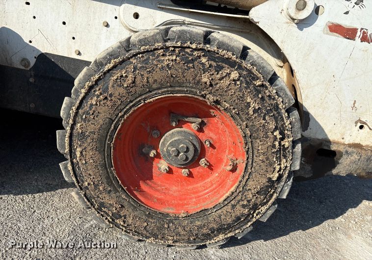 image for item EA7471 2012 Bobcat S630 skid steer loader