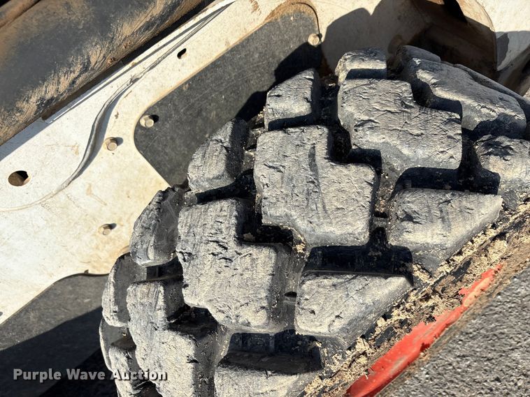 image for item EA7471 2012 Bobcat S630 skid steer loader