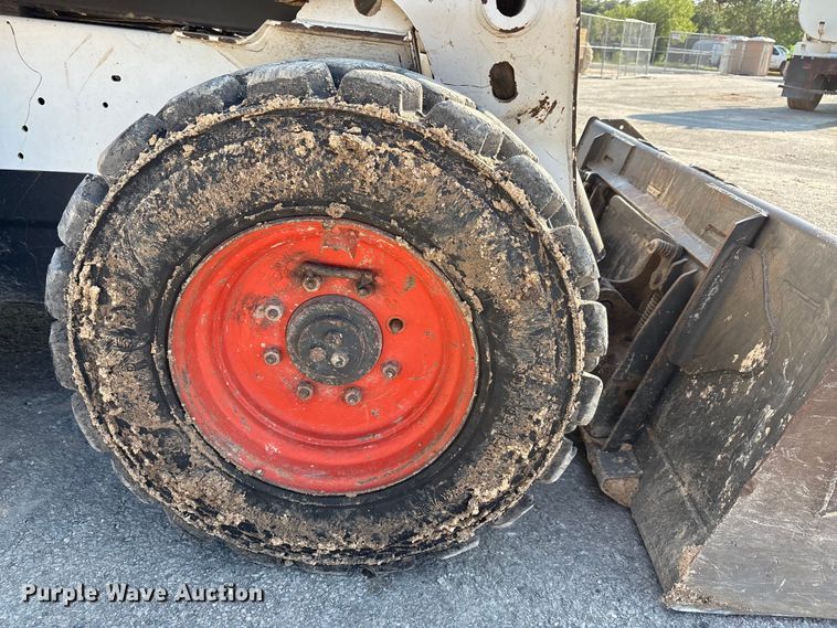 image for item EA7471 2012 Bobcat S630 skid steer loader