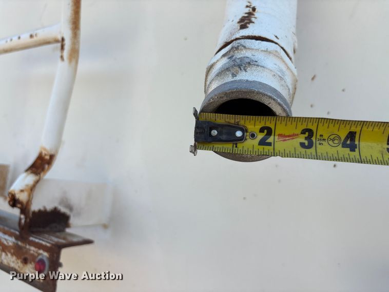 image for item EA7472 1999 GMC 7500 water truck