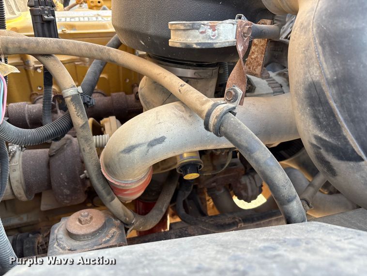 image for item EA7472 1999 GMC 7500 water truck