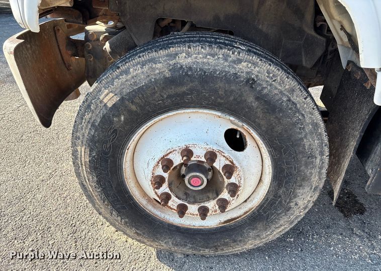 image for item EA7472 1999 GMC 7500 water truck