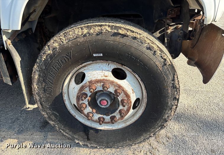 image for item EA7472 1999 GMC 7500 water truck