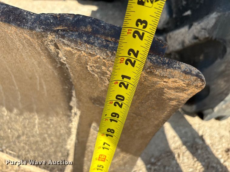 image for item EA7474 2003 John Deere 672CH motor grader