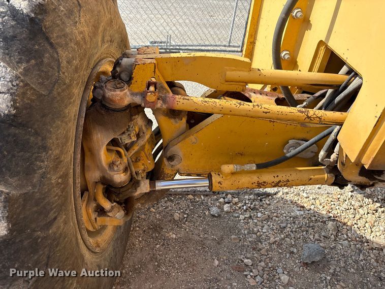 image for item EA7474 2003 John Deere 672CH motor grader