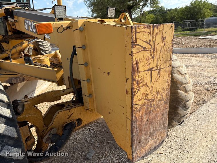 image for item EA7474 2003 John Deere 672CH motor grader