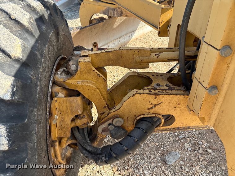 image for item EA7474 2003 John Deere 672CH motor grader