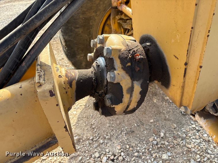 image for item EA7474 2003 John Deere 672CH motor grader