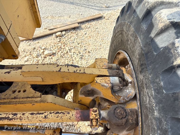 image for item EA7474 2003 John Deere 672CH motor grader