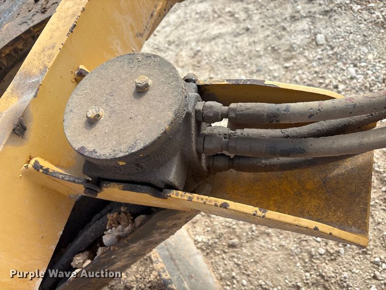 image for item EA7474 2003 John Deere 672CH motor grader