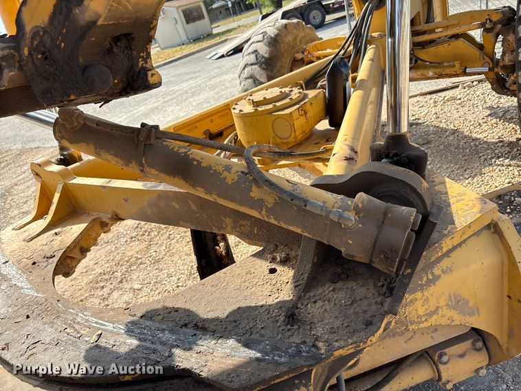 image for item EA7474 2003 John Deere 672CH motor grader