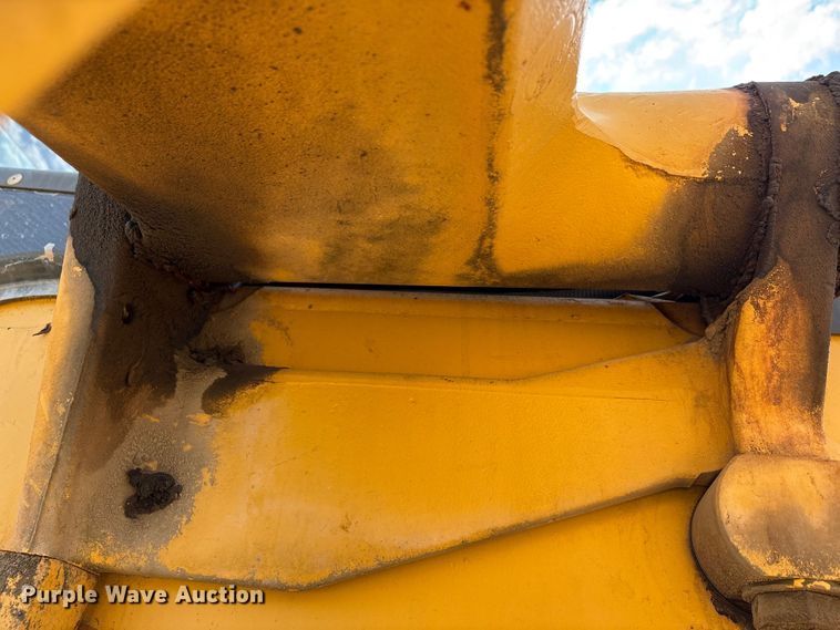 image for item EA7474 2003 John Deere 672CH motor grader