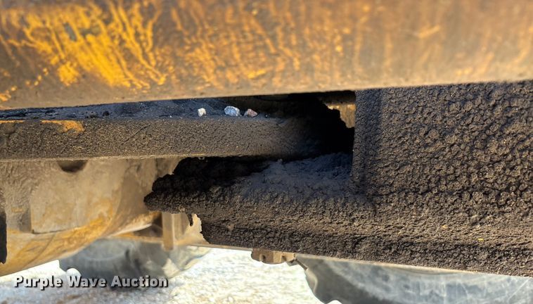 image for item EA7474 2003 John Deere 672CH motor grader