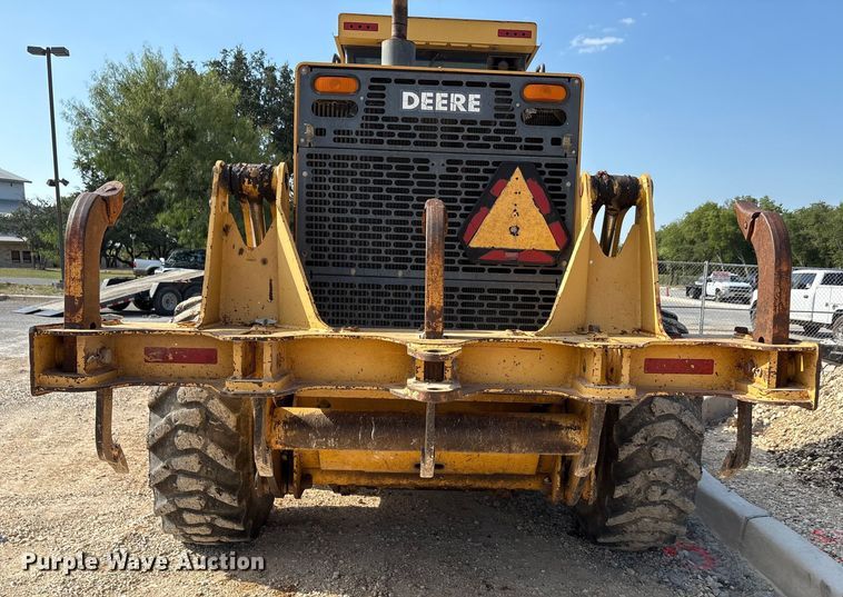 image for item EA7474 2003 John Deere 672CH motor grader