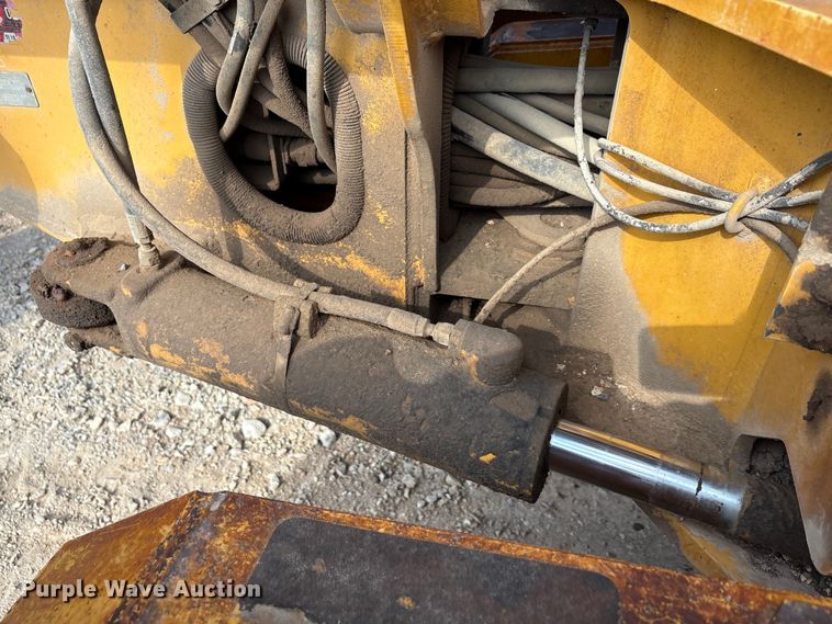 image for item EA7474 2003 John Deere 672CH motor grader