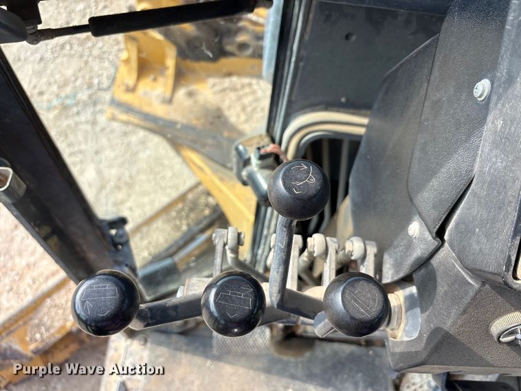 image for item EA7474 2003 John Deere 672CH motor grader