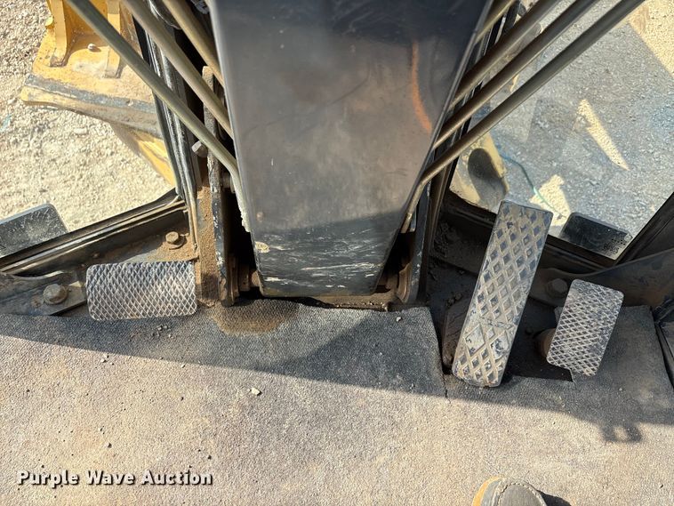 image for item EA7474 2003 John Deere 672CH motor grader