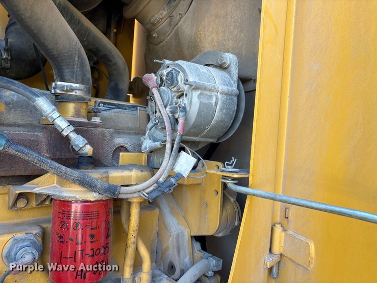 image for item EA7474 2003 John Deere 672CH motor grader