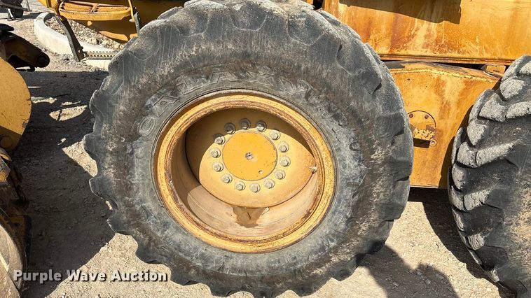 image for item EA7474 2003 John Deere 672CH motor grader