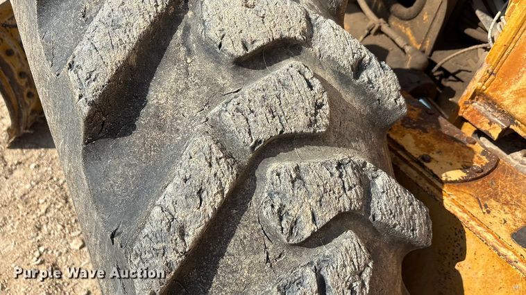 image for item EA7474 2003 John Deere 672CH motor grader