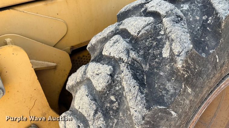 image for item EA7474 2003 John Deere 672CH motor grader