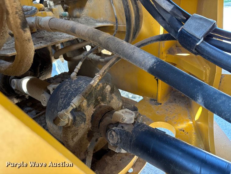 image for item EA7475 2013 John Deere 524K wheel loader