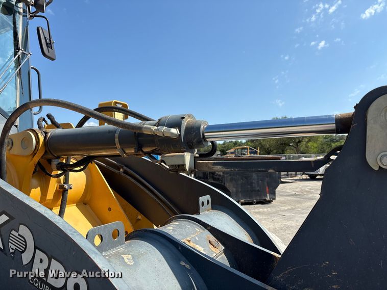 image for item EA7475 2013 John Deere 524K wheel loader