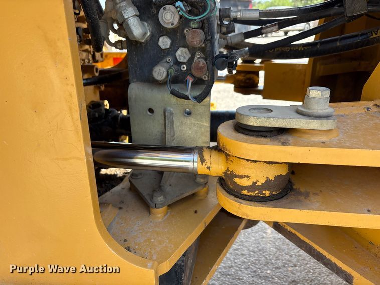 image for item EA7475 2013 John Deere 524K wheel loader