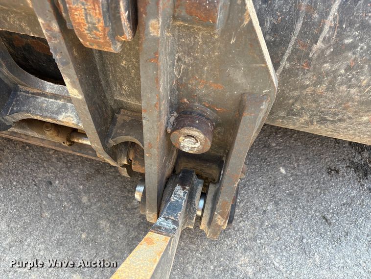 image for item EA7475 2013 John Deere 524K wheel loader