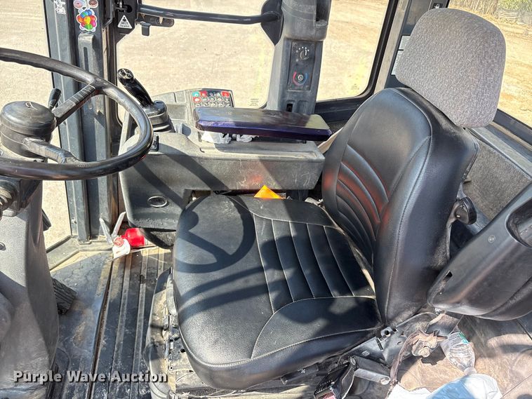 image for item EA7475 2013 John Deere 524K wheel loader