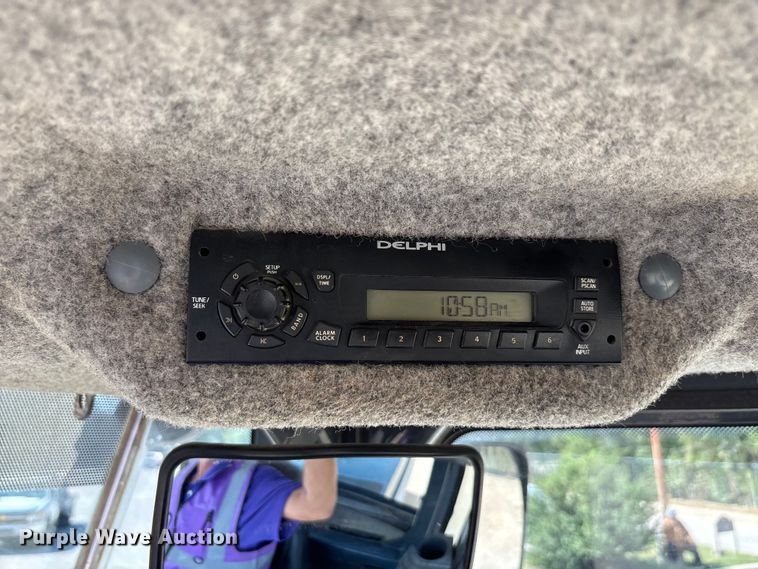 image for item EA7475 2013 John Deere 524K wheel loader