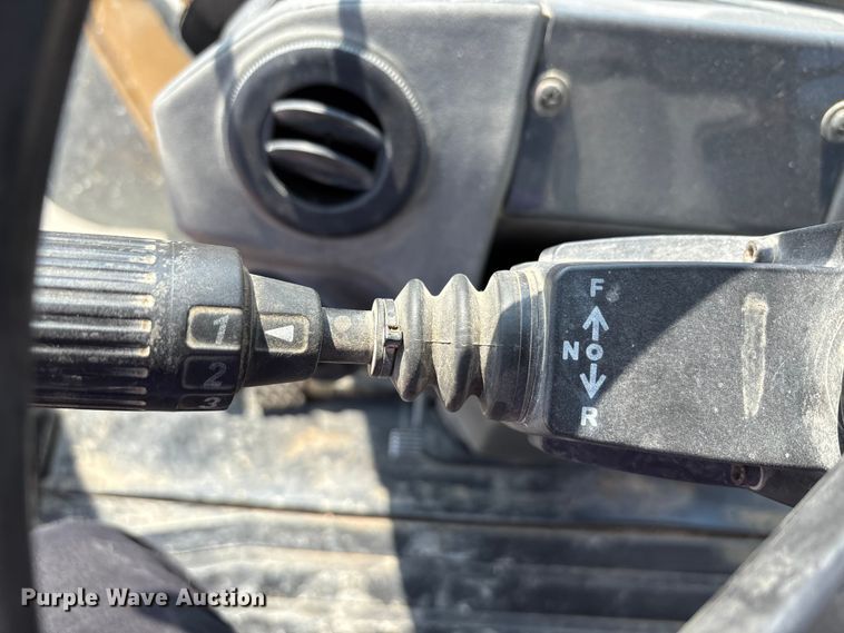 image for item EA7475 2013 John Deere 524K wheel loader