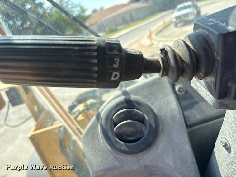 image for item EA7475 2013 John Deere 524K wheel loader