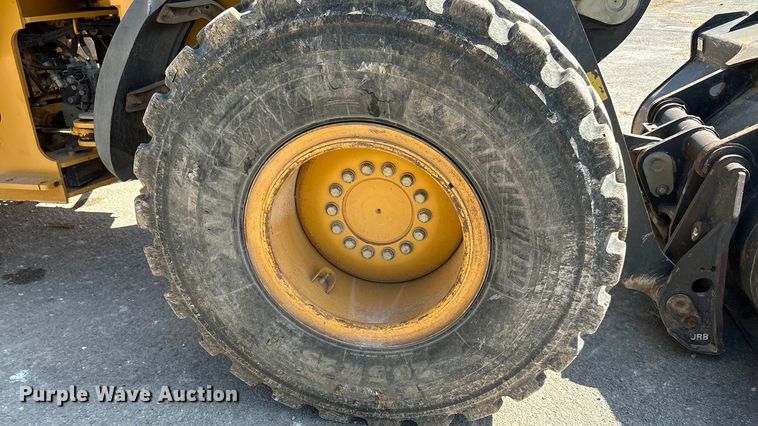 image for item EA7475 2013 John Deere 524K wheel loader