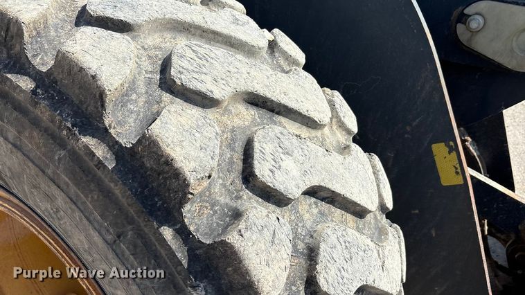 image for item EA7475 2013 John Deere 524K wheel loader