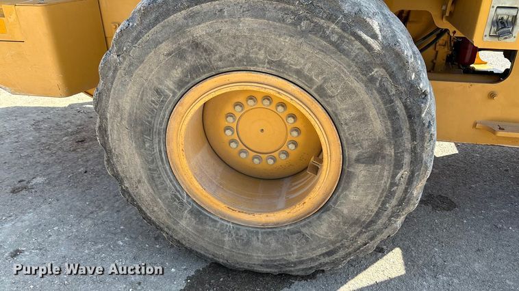 image for item EA7475 2013 John Deere 524K wheel loader