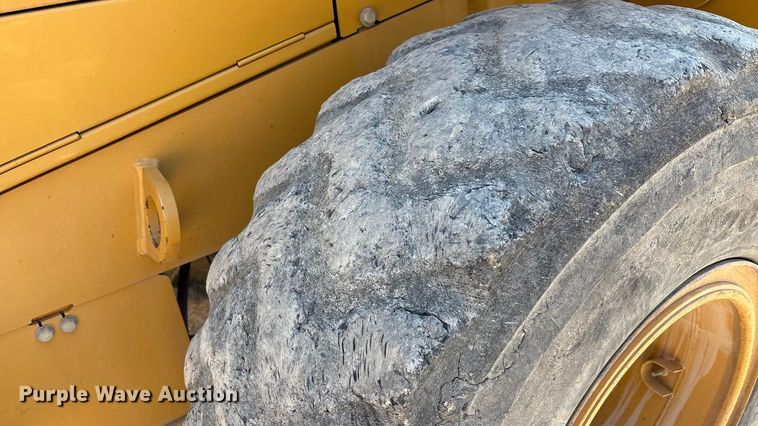 image for item EA7475 2013 John Deere 524K wheel loader