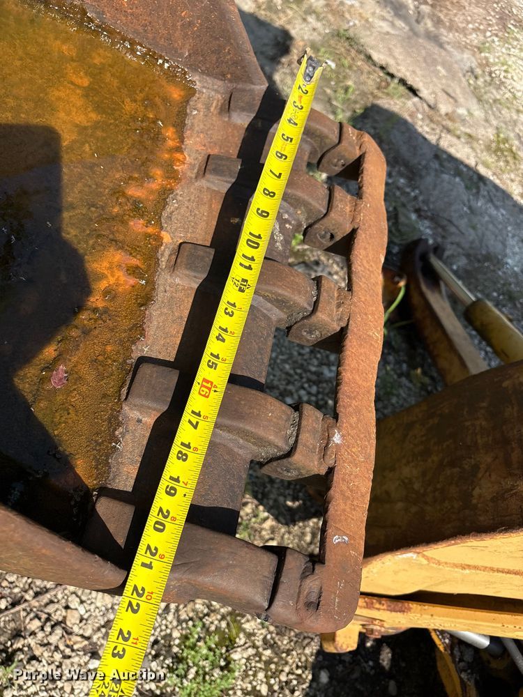 image for item EA7477 1997 Case 580L backhoe